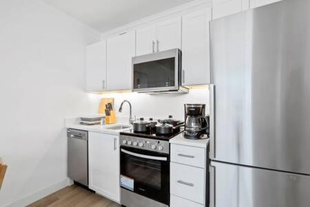 2Br 3Ba Ocean Front Condo On The Boardwalk Cozysuites Atlantic City Exterior photo